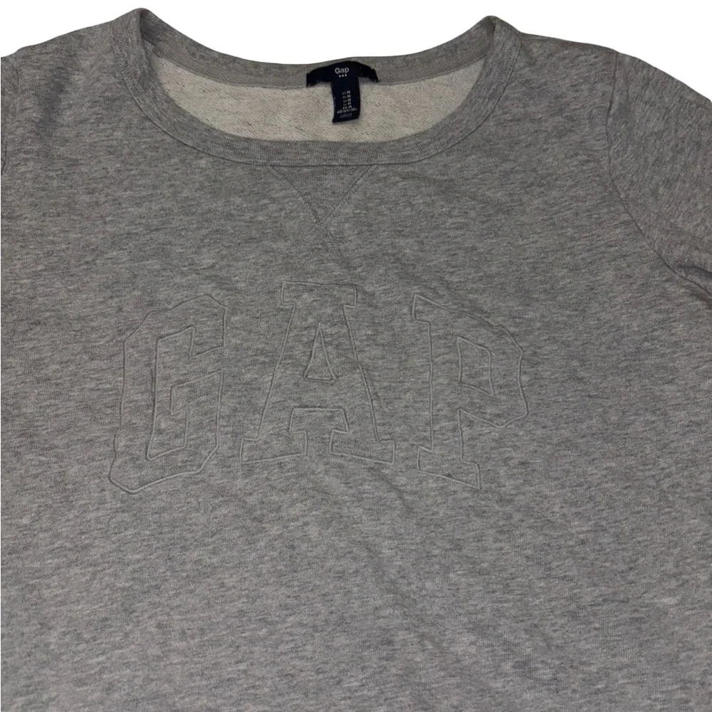 GAP Gray Crewneck Sweatshirt Size Medium